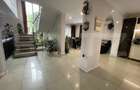 Casa de vanzare 5 camere, 195 mp, terasa inchisa, garaj curte amenajata, zona - 20