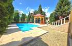 Elegant 10-Bedroom Mansion with Private Pool & Landscaped Garden - 1