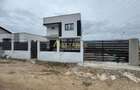 Casa individuala - 4 camere - 2 bai - teren 360 mp - 2