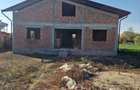 Se vinde casa la rosu, sat  Malaiesti jud. Prahova , pret 72000 euro negociabil - 1