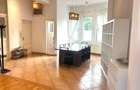 Primaverii Apartament in vila cu 2 dormitoare 2 bai de inchiriat. Single expat. 