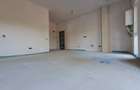 Apartament 3 camere, 2 bai, dressing, 70 mp Floresti