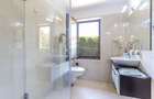 9 camere, 5 bai, spatiu hobby, gradina, garaj,locatie buna - 17