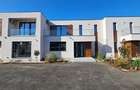 Vila 170 mp ,250 mp teren,complet nou ,prima inchiriere,5AC,Saftica. - 1