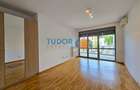 Elegant Multi-Level Home with 4 Bedrooms and Expansive Terraces in Green Lake - 19