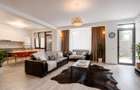 Residential Complex with security | Iancu Nicolae | Cambridge School - 2