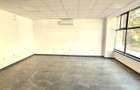 Spatiu comercial modernizat 98mp. 10ml.vitrina, Poarta 6 - 8