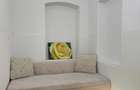 Apartament la casa, cu 3 camere, semidecomandat, zona centrala, str. Sitei - 18