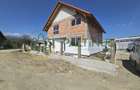 Casă de vânzare în Tălmaciu, spațiu generos, exterior la cheie, interior la alb - 11