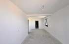 Vila | 5 camere | Curte 220  mp  | metrou 15 min | 175 mp util - 12