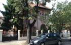 Apartament în Vilă Domenii-Cașin | 3 Camere, Curte 250mp & 4 Locuri Parcare - 1