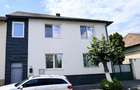 Casa in apreciabil potential,cu terase, curte,gradina echipata,2 pivnite,Str. Ro - 7
