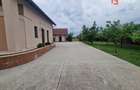 Casa individuala de vanzare cu 5 camere si teren de 2543 mp - Izvin - 2