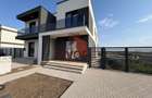Duplex | Finisaje premium | Curte generoasa | Toate utilitatile | - 1