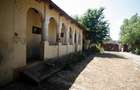 Casa tip conac, doua corpuri, cu 2.471 mp de gradina si doua fronturi - 3