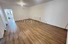 Apartament 3 camere zona Crisan , etaj 1, prima inchiriere - 15