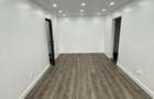 Apartament 3 camere semidecomandat de vânzare în Micro 40 stradal  - 4