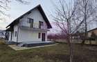 Vila de vanzare cu 4 camere in Brebu - 3