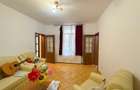 De vanzare apartament spatios cu 2 camere-zona Traian - 1