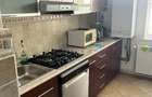 Apartament cu trei camere de închiriat 
