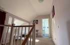 Apartament pe 2 etaje, cu terasă și garaj, vedere la grădini de lux 