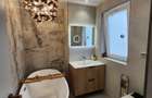 Unicat în Blocul Florentin: 3 camere, 2 băi, renovat integral cu designer - 12