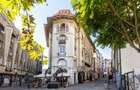 In the center, on a quiet pedestrian street, fully equipped, 2 amazing rooms - 2