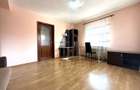 Apartament cu 3 camere, 2 băi și loc de parcare în curte – Turnișor