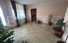 Casa + Spatiu comercial, 566 mp - in Bradet - 6