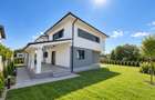 Duplex despartit cu 5 camere | 3 bai | 122 mp | Teren 430 mp | Mosnita