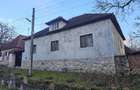 Casă cu 4 camere, suprafață 110 mp + teren 2.200 mp, Vărzarii de Jos - 2