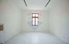 Apartament cu 4 camere de vânzare, ultracentral - 4