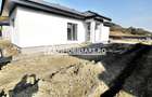 Casă la cheie pe 1 nivel 4cam. 2 bai,1 dresing 650 mp. teren - 22