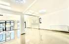 Spatiu comercial 76 mpu cu vitrina stradala 6 ml 4 parcari pe Doamna Stanca