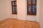 Închiriem birouri în centrul Timisoarei 42mp-360€ , 67mp-550€ , 75 mp-600€  - 15