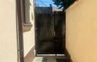 Casa la sol, renovata ,caramida, pentru locuit sau spatiu birouri, zona  buna - 2