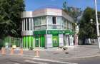 Clădire de vânzare – spațiu comercial și birouri - 1