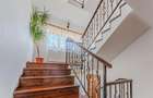Vila solida Tractorul Coresi, spatii ample, teren 700 mp, garaj 4 masini - 24
