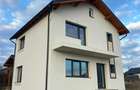 Casa cu 4 camere 5 ari teren - 1