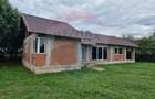 Casă la rosu spre vânzare,  Busag, acces privat - 1