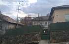 Casă cu teren generos de vânzare în Poiana Câmpina - 1