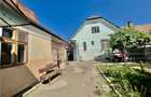 Casa de vanzare  | 2 constructii | 540 mp teren |  zona Lupeni | pivnita - 11