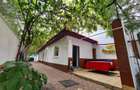 Casă individuală de vânzare –5 camere Zona Chibrit –1 Mai Sector 1 - 1