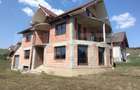 Casa la rosu,200mp,2 nivele,500 mp teren imprejmuit,zona Sigmir - 1
