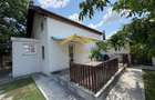 Casa Individuala - 4 camere- 800 mp teren - - 2