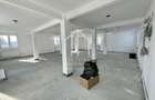 Spatiu comercial cu 8 camere, 5 bai, terasa - zona Centrala - 36