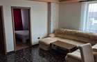 Apartament cu 3 camere, parcare, balcon, zona Terra - 2