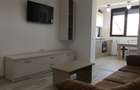 Proprietar, închiriez apartament 3 camere  - 8