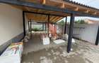Carport. Toate utilitatile. In vatra veche la asfalt.
