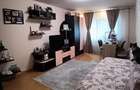 Apartament cu  2 camere de  vânzare, decomandat, zona KM 5 - 1
